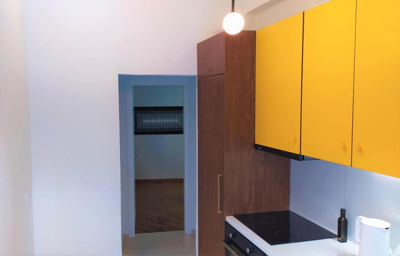 Stylish, Modern In Centre. *