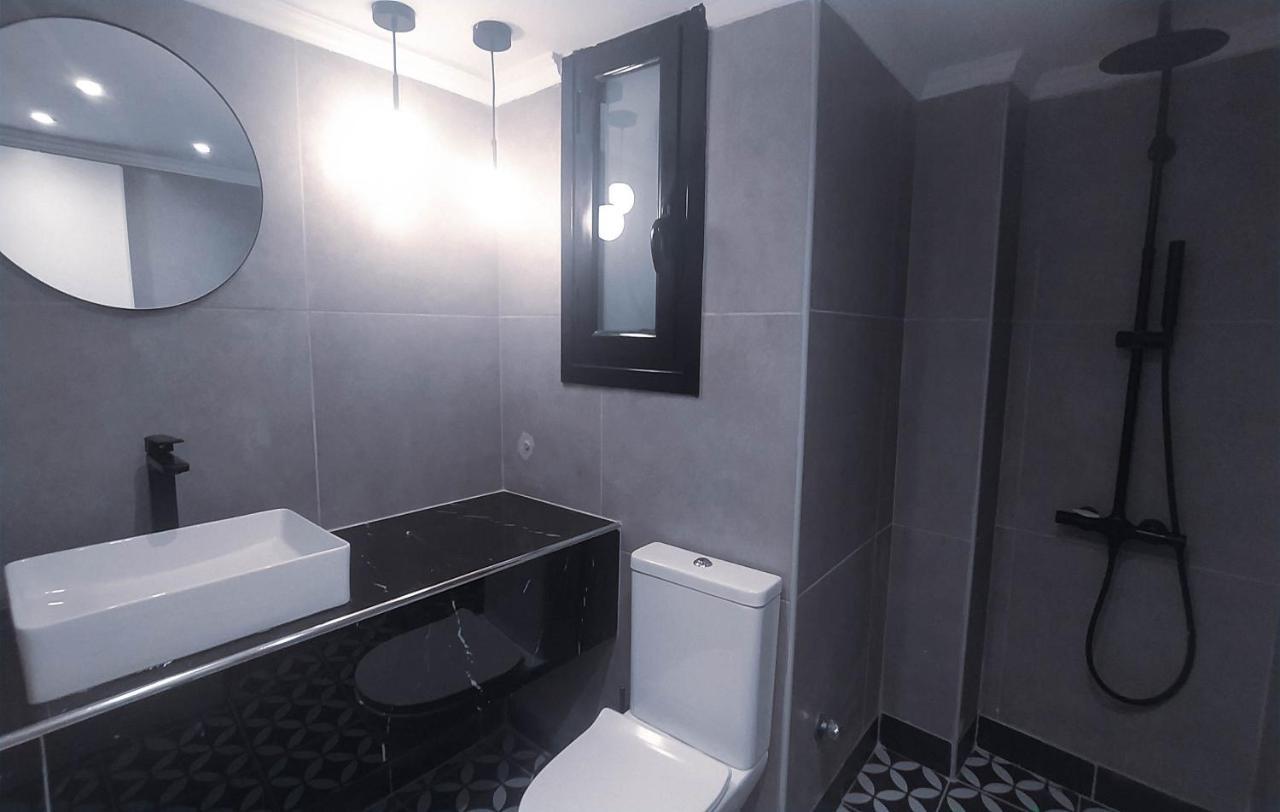 Stylish, Modern In Centre. Apartment
