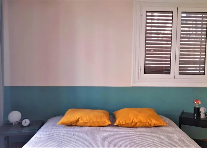 Stylish, Modern Apartment In Athens City Centre.